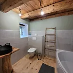 Maison 4 A 9 Personnes A La Campagne * Alleuze