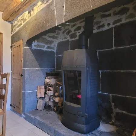 Prázdninový dům Maison 4 A 9 Personnes A La Campagne Alleuze