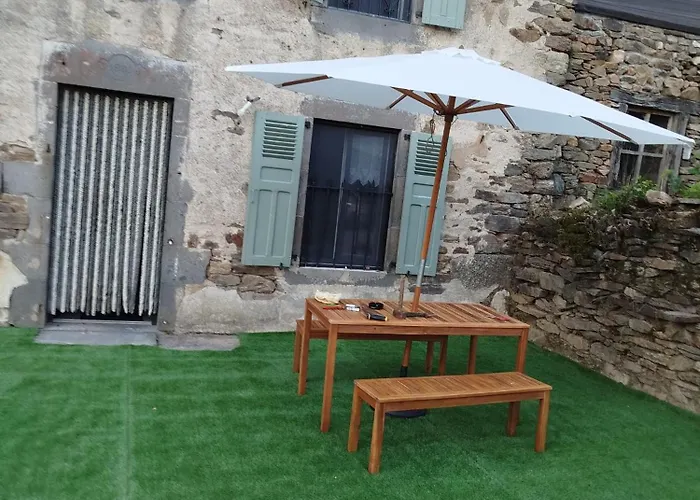 Maison 9 Personnes à La Campagne * Alleuze